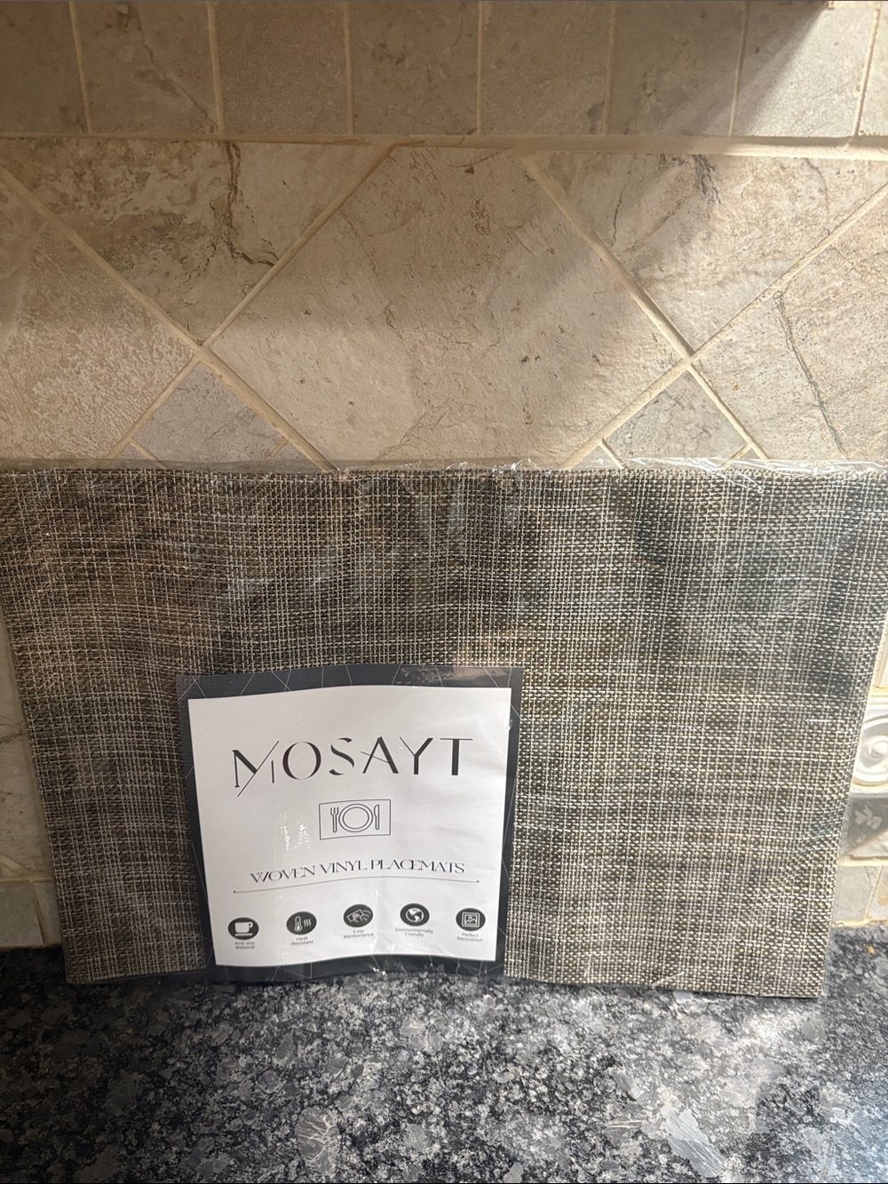 NIP Tan and Brown 6 Piece  Woven Vinyl Placemat - Neutral Table Accent